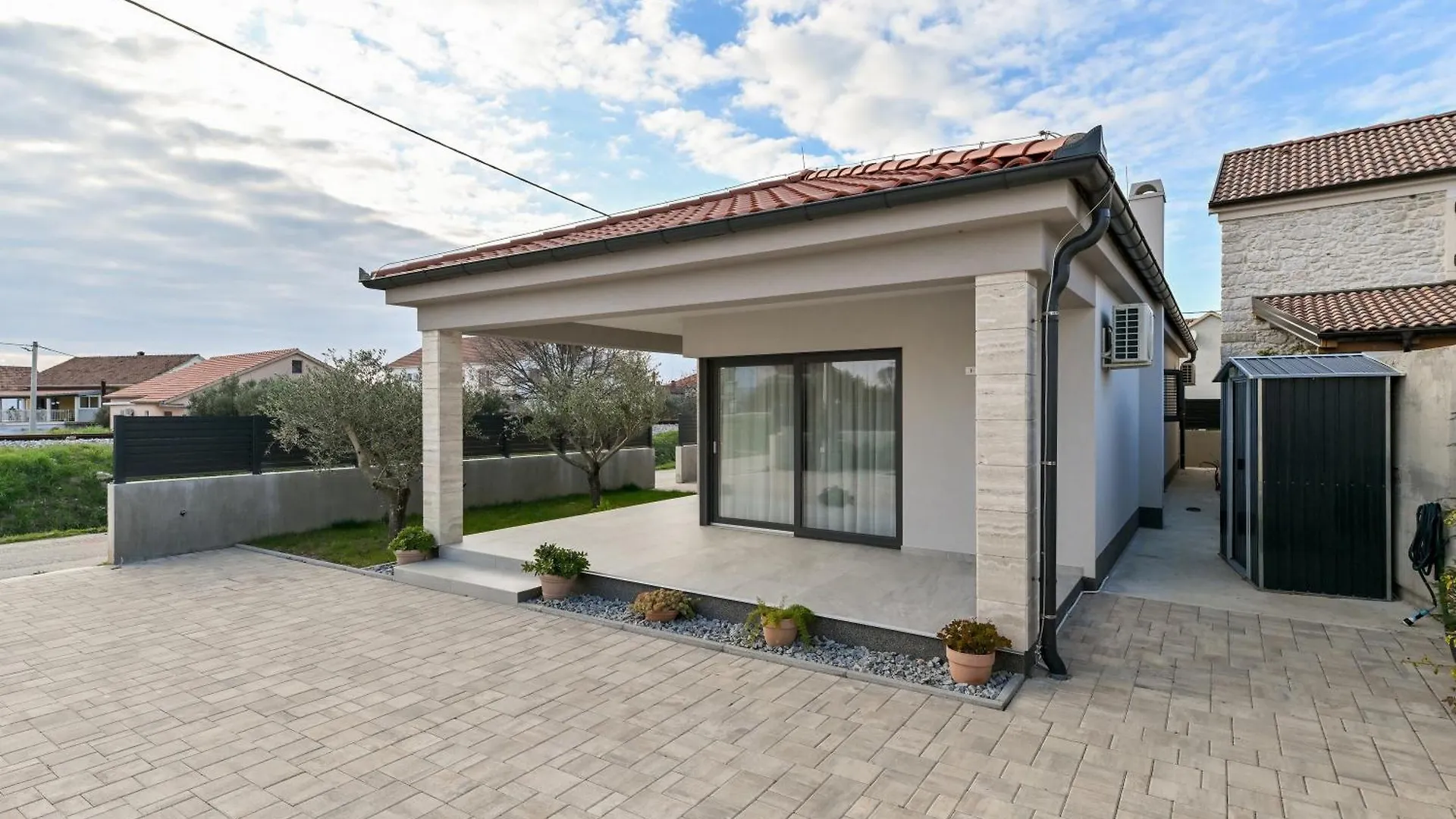 Holiday Home San Antonio Bibinje 0*,